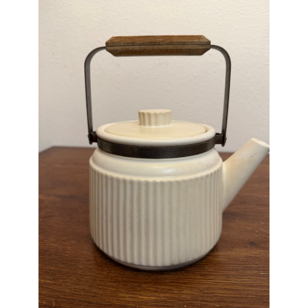 Vintage Kamenstein Inc Japan Stoneware Teapot Cream Ribbed Mid Century Modern Wo